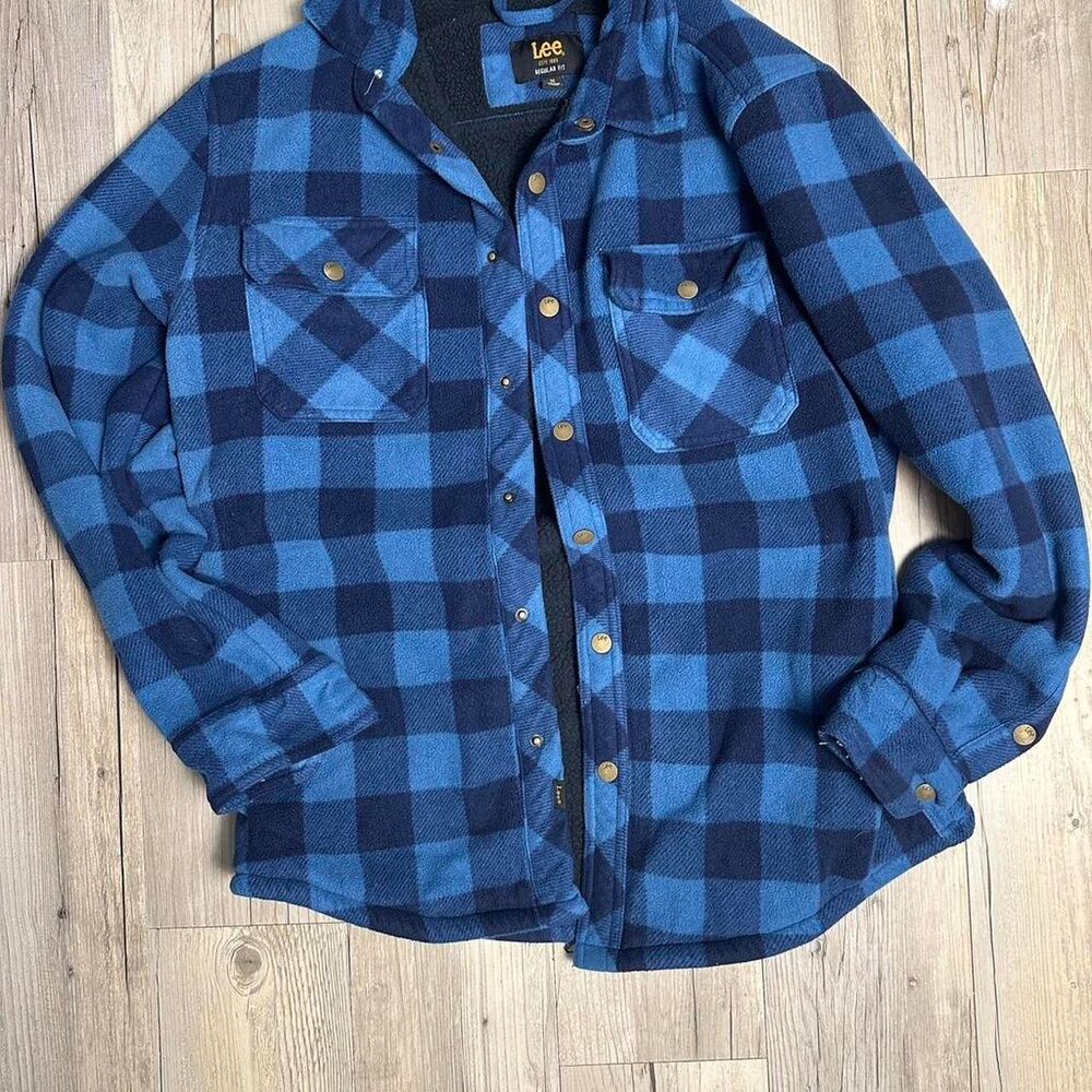 Lee Men's Blue and Navy Shirt